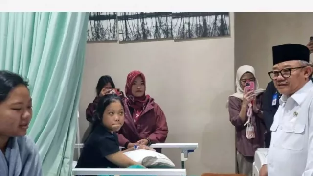 Atap SMKN 1 Cileungsi Roboh & Lukai Siswa, Kemendikdasmen Siapkan Rp2 Miliar - GenPI.co