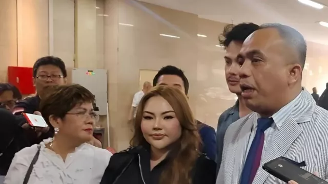 Lisa Mariana Tak Mau Beberkan Jumlah Uang dari Ridwan Kamil, Dipakai Keperluan Anak - GenPI.co