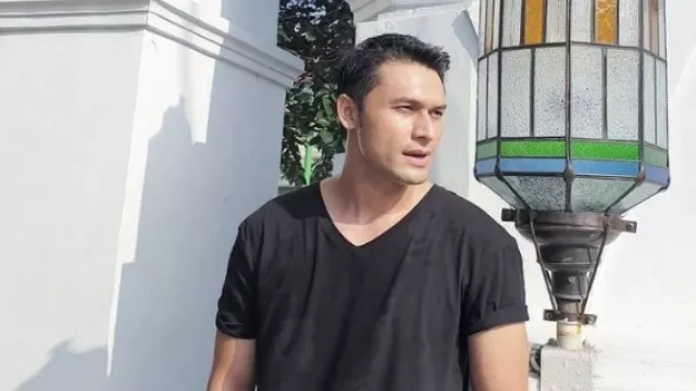 Indra Bruggman Sedang Malas Syuting Sinetron - GenPI.co