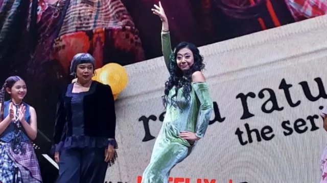 Tutup Jalan Times Square, Asri Welas Merasa Seperti Angelina Jolie - GenPI.co Tutup Jalan Times Square, Asri Welas Merasa Seperti Angelina Jolie - GenPI.co