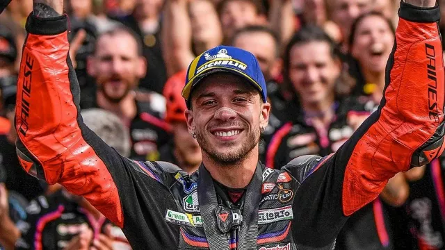 Marco Bezzecchi Enggan Berkomentar soal Marc Marquez yang Terjatuh - GenPI.co Marco Bezzecchi Enggan Berkomentar soal Marc Marquez yang Terjatuh - GenPI.co