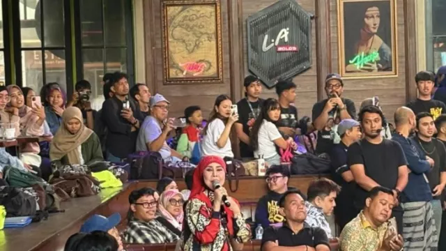 Elvy Sukaesih Tidak Sabar Manjakan Pencinta Musik - GenPI.co Elvy Sukaesih Tidak Sabar Manjakan Pencinta Musik - GenPI.co