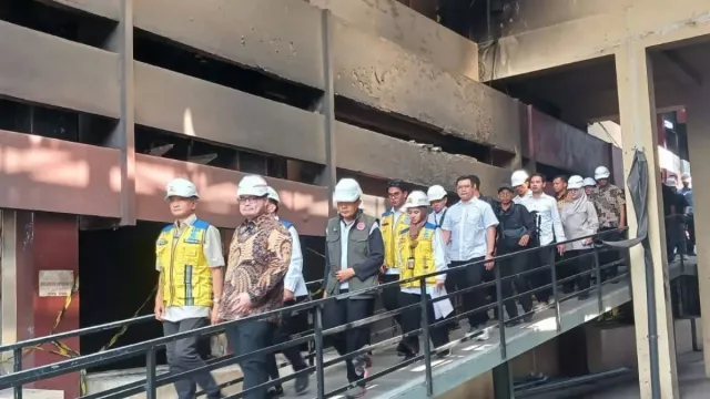 Kementerian PU Perbaiki Gedung Pemkab Kediri dan Kantor DPRD, Butuh Rp100 Miliar - GenPI.co Kementerian PU Perbaiki Gedung Pemkab Kediri dan Kantor DPRD, Butuh Rp100 Miliar - GenPI.co