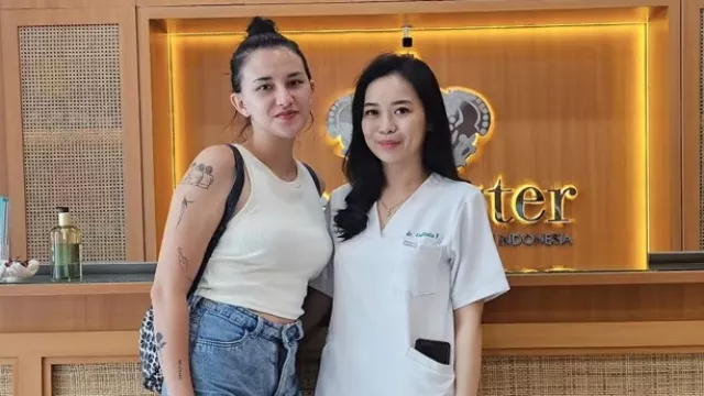 Fandy Christian Janji Berubah, Dahlia Poland Ngebet Cerai - GenPI.co Fandy Christian Janji Berubah, Dahlia Poland Ngebet Cerai - GenPI.co
