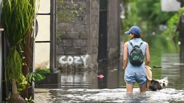 Waspada Hujan Lebat dan Gelombang Tinggi hingga 21 September 2025 - GenPI.co Waspada Hujan Lebat dan Gelombang Tinggi hingga 21 September 2025 - GenPI.co