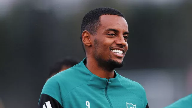  Alexander Isak Bakal Jalani Debut di Anfield - GenPI.co