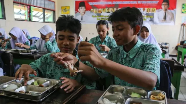 Heboh Angket MBG di Brebes, Orang Tua Tak Boleh Tuntut Sekolah Jika Ada Masalah - GenPI.co