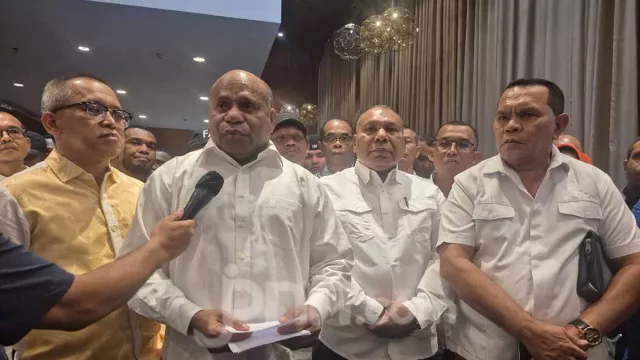 Mathius Fakhiri Ajak Rakyat Papua Bersatu, Urusan Pilgub Dipastikan Sudah Selesai - GenPI.co