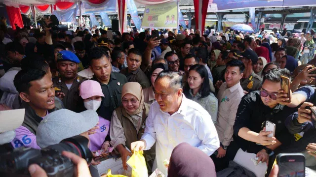  Operasi Pasar Murah Jadi Bukti Gotong Royong Kendalikan Harga - GenPI.co
