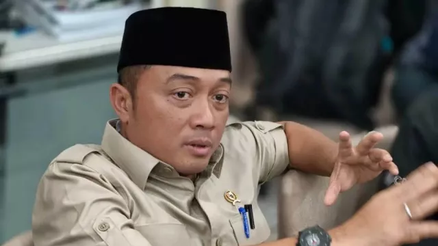 Tak Duduki Perangkat di Danantara, Dony Oskaria Ditunjuk Jadi Plt Menteri BUMN - GenPI.co Tak Duduki Perangkat di Danantara, Dony Oskaria Ditunjuk Jadi Plt Menteri BUMN - GenPI.co