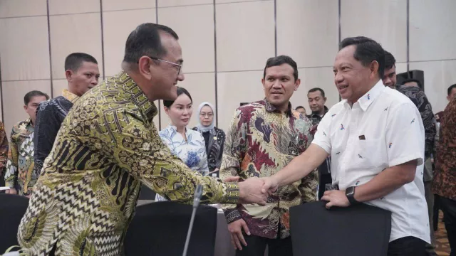 Sekda Sumsel Hadiri Rakor yang Dipimpin Mendagri, Bahas Hubungan Pusat dan Daerah - GenPI.co Sekda Sumsel Hadiri Rakor yang Dipimpin Mendagri, Bahas Hubungan Pusat dan Daerah - GenPI.co
