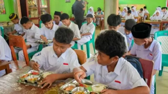 63 Siswa di Maluku Keracunan MBG, 22 Dapur SPPG Diawasi Ketat - GenPI.co