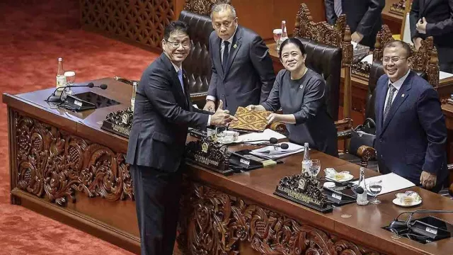 Puan Maharani Respons Instruksi Jokowi, Pilpres 2029 Disebut Masih Jauh - GenPI.co