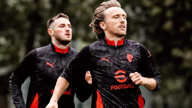 Duet Rabiot dan Modric Jadi Kunci Kebangkitan AC Milan, Kata Capello - GenPI.co