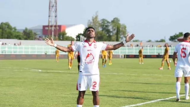 Yakob Sayuri Subur Bersama Malut United, Disebut Jadi Inspirasi Lini Depan - GenPI.co