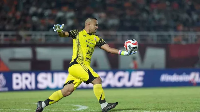 3 Laga Tanpa Kemenangan, Kiper Persija Jakarta Tekankan Tim Harus Segera Bangkit - GenPI.co