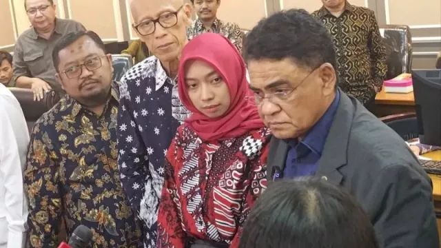 Istri Arya Daru Pertanyakan Barang Bukti Polisi dan Bantah Isu Tekanan Finansial - GenPI.co