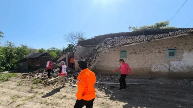 Gempa Sumenep Rusak 316 Bangunan di Pulau Sapudi, Lebih Parah dari 2018 - GenPI.co