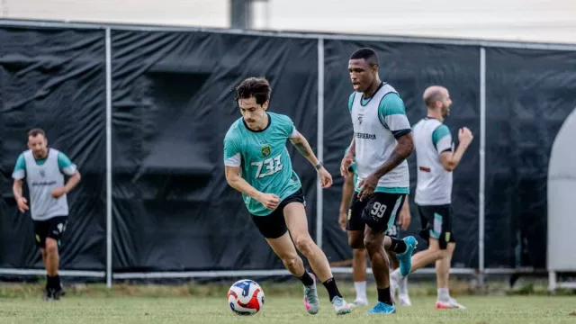 Persebaya Surabaya vs Persija Jakarta, Bajul Ijo Matangkan Kekuatan - GenPI.co