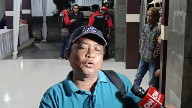 Keluarga Korban Desak Polisi Usut Tuntas Ambruknya Ponpes Al Khoziny - GenPI.co