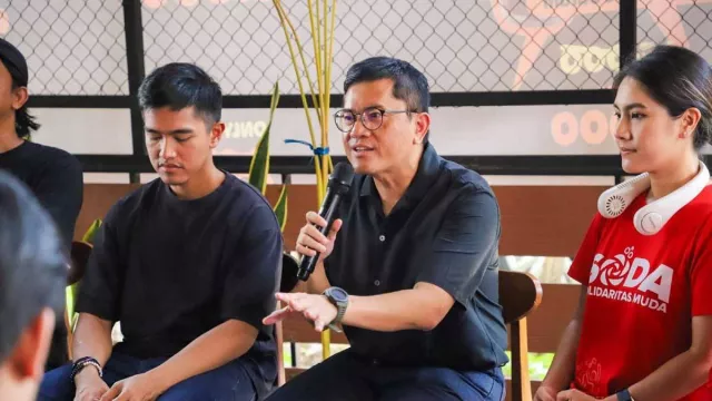 PSI Soroti Roy Suryo Cs ke Makam Keluarga Jokowi, Disebut Tak Bermoral - GenPI.co