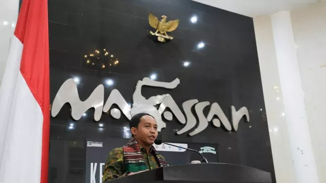 Raja Juli Antoni Bicara Mister R di Sulawesi Selatan, Bakal Gabung PSI? - GenPI.co