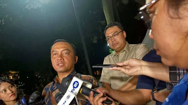 Prasetyo Hadi Sebut Tak Ada Rencana Pakai APBN untuk Bayar Utang Whoosh - GenPI.co Prasetyo Hadi Sebut Tak Ada Rencana Pakai APBN untuk Bayar Utang Whoosh - GenPI.co