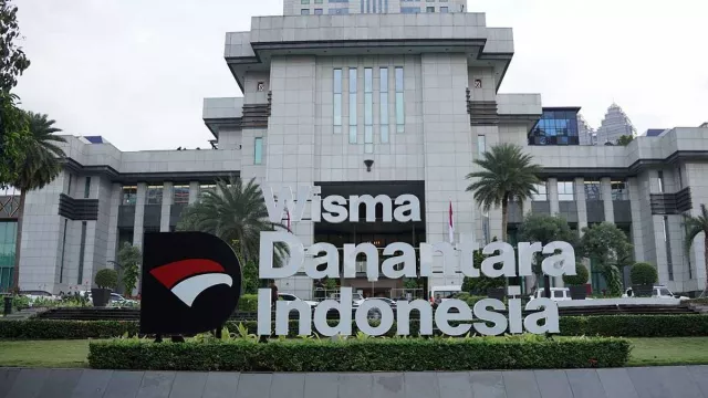 Prabowo Subianto Minta Jumlah BUMN 1.000 Dipangkas Jadi 200, Agar Efisien - GenPI.co Prabowo Subianto Minta Jumlah BUMN 1.000 Dipangkas Jadi 200, Agar Efisien - GenPI.co