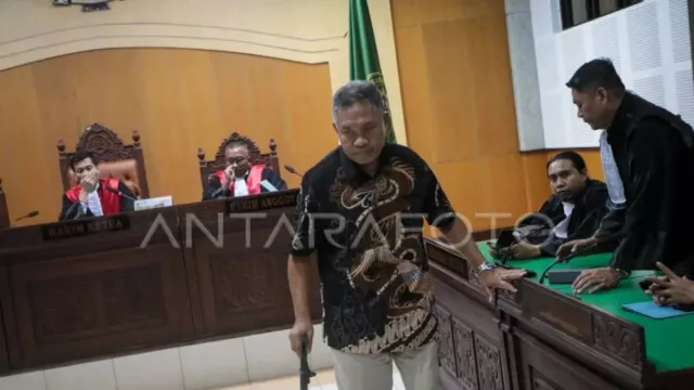 Eks Bupati Lombok Barat Tak Terima Vonis 6 Tahun Penjara, Banding ke PN Mataram - GenPI.co Eks Bupati Lombok Barat Tak Terima Vonis 6 Tahun Penjara, Banding ke PN Mataram - GenPI.co