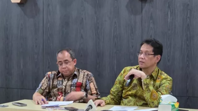 Menkeu Geram Pegawai Bea Cukai Nongkrong di Kafe, Siap-Siap Dipecat - GenPI.co Menkeu Geram Pegawai Bea Cukai Nongkrong di Kafe, Siap-Siap Dipecat - GenPI.co