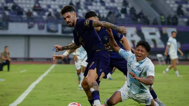 Persita Tangerang Buntuti Borneo FC, Pemain Diminta Terus Haus Kemenangan - GenPI.co