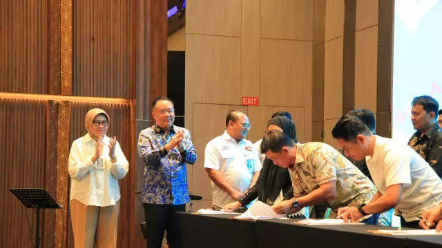 Wagub Cik Ujang Tegaskan Komitmen Pemprov Bangun Rumah Layak Huni - GenPI.co Wagub Cik Ujang Tegaskan Komitmen Pemprov Bangun Rumah Layak Huni - GenPI.co