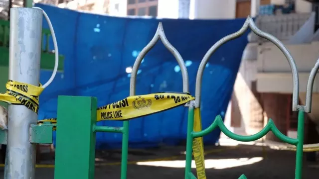 Ponpes Al Khoziny Ikuti Proses Hukum Kasus Ambruknya Musala yang Tewaskan 63 Santri - GenPI.co Ponpes Al Khoziny Ikuti Proses Hukum Kasus Ambruknya Musala yang Tewaskan 63 Santri - GenPI.co