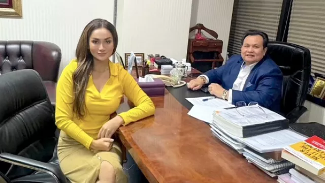 Jadi Single Mom, Tengku Dewi Putri Fokus Kebahagiaan Anak - GenPI.co