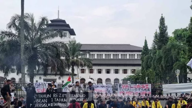 BEM SI Tagih Janji Politik Prabowo-Gibran soal 19 Juta Lapangan Kerja - GenPI.co