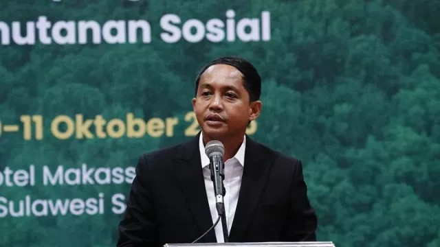 Kemenhut Ucap Terima Kasih, Raja Juli Antoni Masuk 10 Menteri Terbaik - GenPI.co