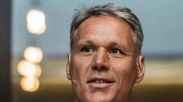 Marco van Basten dan Sneijder Penasaran dengan Timnas Indonesia - GenPI.co Marco van Basten dan Sneijder Penasaran dengan Timnas Indonesia - GenPI.co