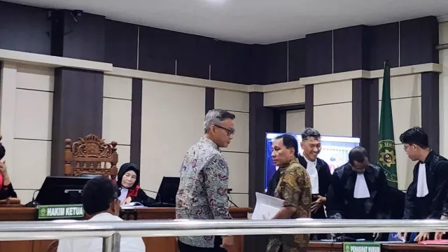 3 Dosen UGM Disidang dalam Kasus Pembelian Fiktif Biji Kakao Rp24 Miliar - GenPI.co 3 Dosen UGM Disidang dalam Kasus Pembelian Fiktif Biji Kakao Rp24 Miliar - GenPI.co
