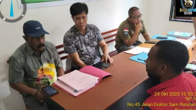 Berkas Lengkap, Tersangka Anggota KKB Yopi Balingga Diserahkan ke Kejaksaan - GenPI.co Berkas Lengkap, Tersangka Anggota KKB Yopi Balingga Diserahkan ke Kejaksaan - GenPI.co