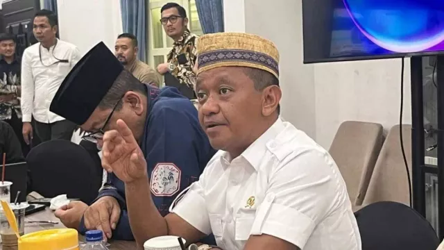 Bahlil Lahadalia Memaafkan Pembuat Meme Dirinya, Pelaporan ke Polisi Diminta Setop - GenPI.co Bahlil Lahadalia Memaafkan Pembuat Meme Dirinya, Pelaporan ke Polisi Diminta Setop - GenPI.co
