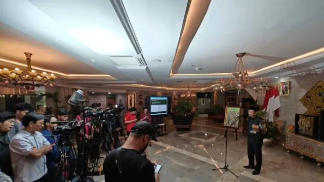 Usulan 40 Pahlawan Nasional Hasil Kajian Daerah & Tim Ahli Sejarah, Ada Nama Soeharto - GenPI.co Usulan 40 Pahlawan Nasional Hasil Kajian Daerah & Tim Ahli Sejarah, Ada Nama Soeharto - GenPI.co