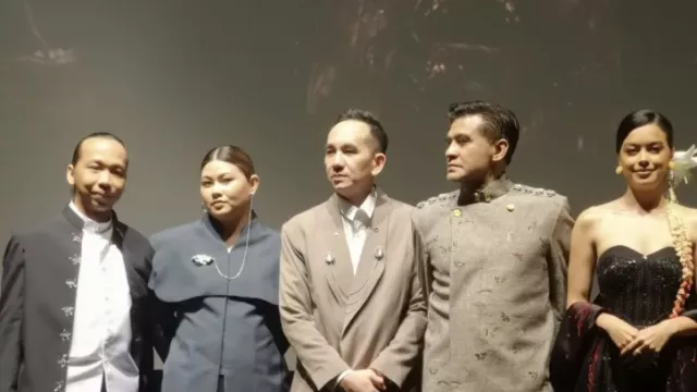 Tantangan Syuting Film Abadi Nan Jaya, Rias Efek Sampai 4 Jam - GenPI.co Tantangan Syuting Film Abadi Nan Jaya, Rias Efek Sampai 4 Jam - GenPI.co