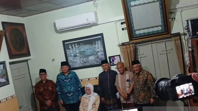 Chairul Tanjung Minta Maaf ke Ponpes Lirboyo, Program Xpose Uncensored Dihentikan - GenPI.co