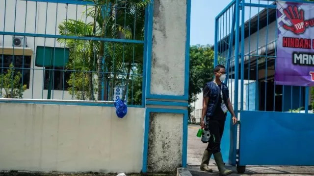 325 Ton Material Radioaktif Cesium-137 Cikande Dipindahkan, KLH Pastikan Warga Aman - GenPI.co 325 Ton Material Radioaktif Cesium-137 Cikande Dipindahkan, KLH Pastikan Warga Aman - GenPI.co