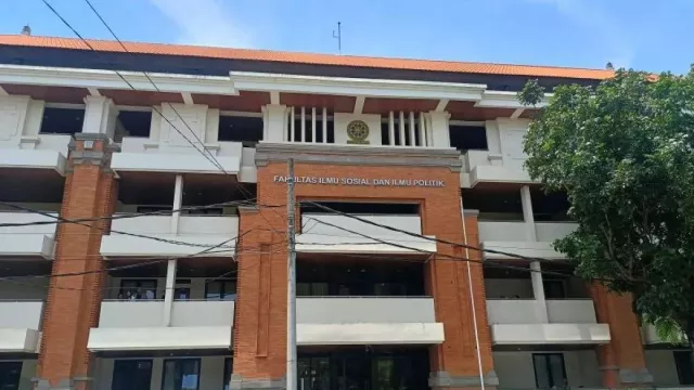 Kematian Mahasiswa Unud Diselidiki, Polisi Periksa Perangkat Elektronik Korban - GenPI.co Kematian Mahasiswa Unud Diselidiki, Polisi Periksa Perangkat Elektronik Korban - GenPI.co