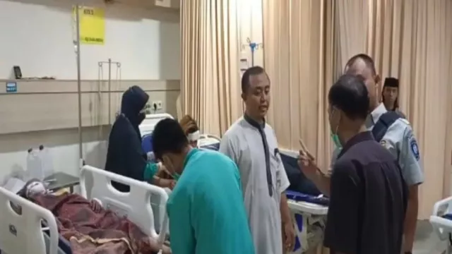Kecelakaan Bus di Tol Pemalang, 4 Orang Rombongan Forum Kesehatan Semarang Tewas - GenPI.co Kecelakaan Bus di Tol Pemalang, 4 Orang Rombongan Forum Kesehatan Semarang Tewas - GenPI.co