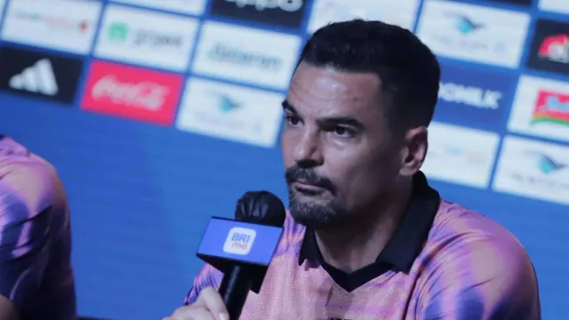 Carlos Pena Akui Bali United Menyulitkan, 1 Poin Persita Tangerang Disyukuri - GenPI.co Carlos Pena Akui Bali United Menyulitkan, 1 Poin Persita Tangerang Disyukuri - GenPI.co