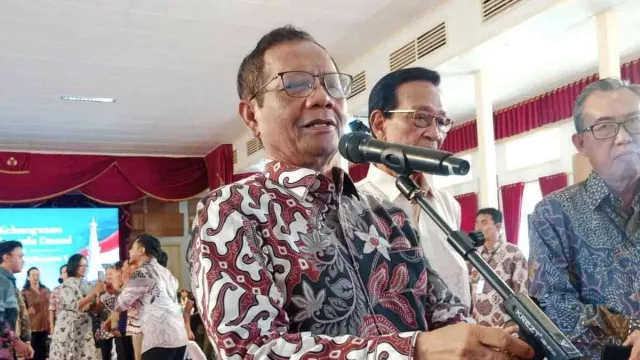Mahfud MD Nilai Syarat Usulan Soeharto Jadi Pahlawan Terpenuhi - GenPI.co Mahfud MD Nilai Syarat Usulan Soeharto Jadi Pahlawan Terpenuhi - GenPI.co