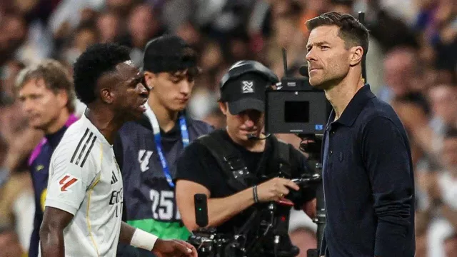 Vinicius Junior Ngambek Saat Diganti, Xabi Alonso Beri Sikap Dingin - GenPI.co Vinicius Junior Ngambek Saat Diganti, Xabi Alonso Beri Sikap Dingin - GenPI.co