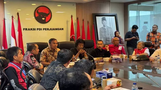 Adian Napitupulu Desak Komisi Aplikator Ojol Maksimal 10 Persen - GenPI.co Adian Napitupulu Desak Komisi Aplikator Ojol Maksimal 10 Persen - GenPI.co